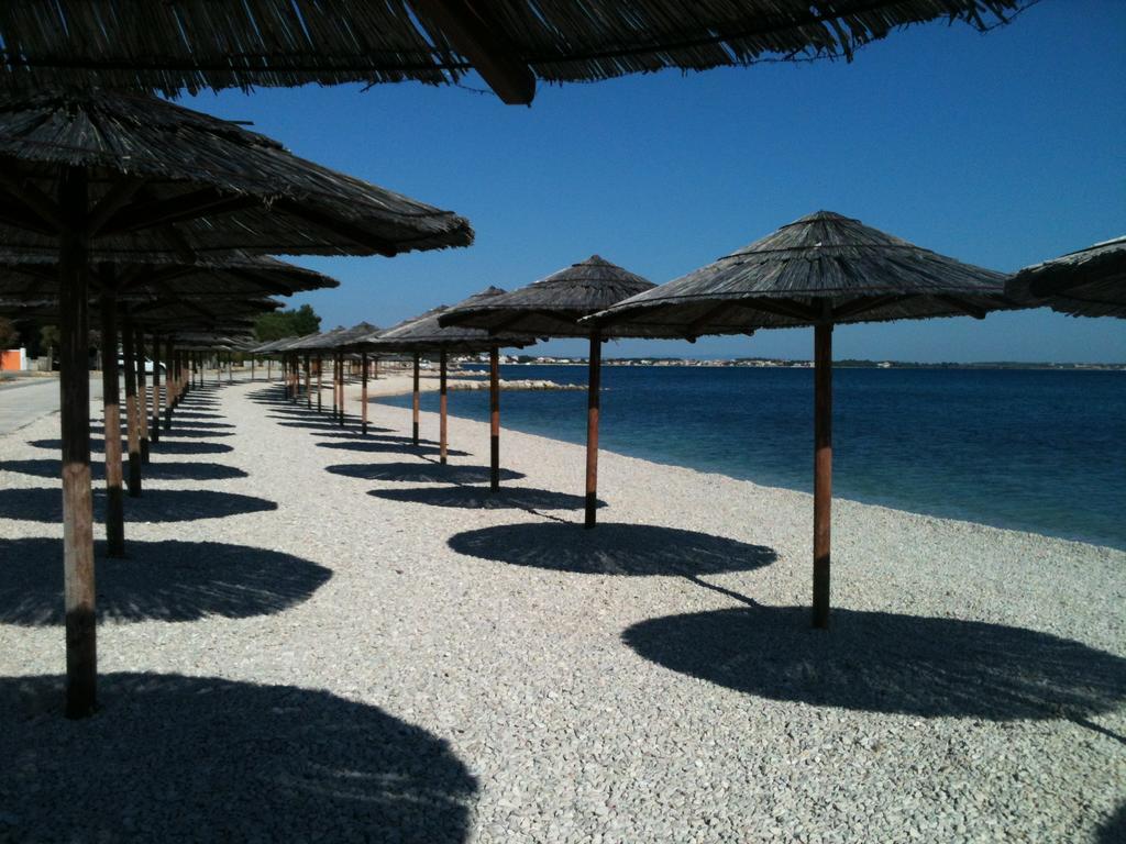 Beach Home Noemie Vir Exterior foto